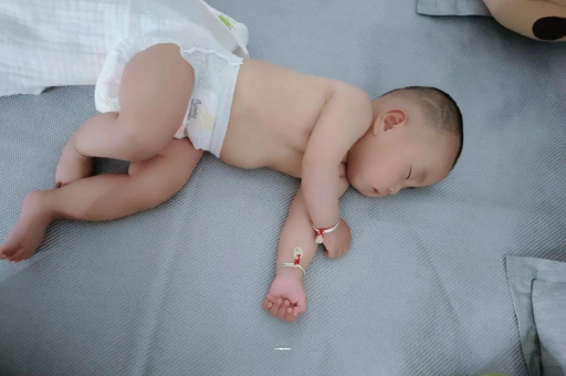 禹州孕妇显怀早的原因
